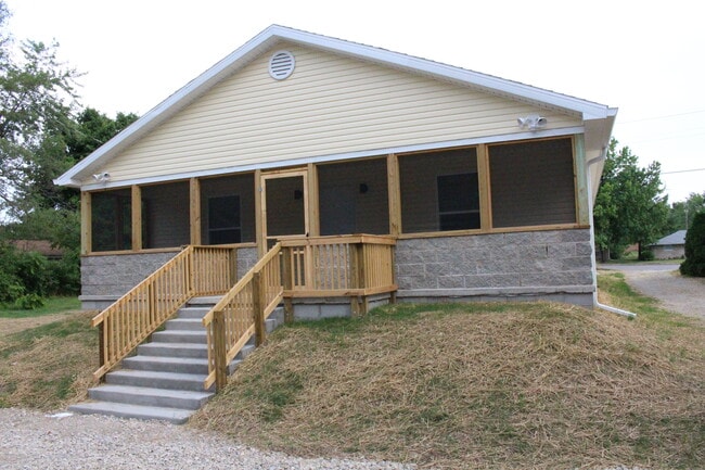 Building Photo - 1312 W Bethel Ave
