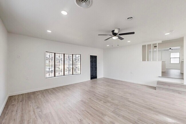 Foto del edificio - 4109 Fortune Ln