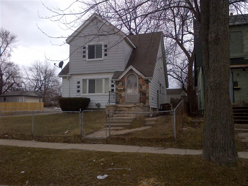 Building Photo - 582 2nd Ave