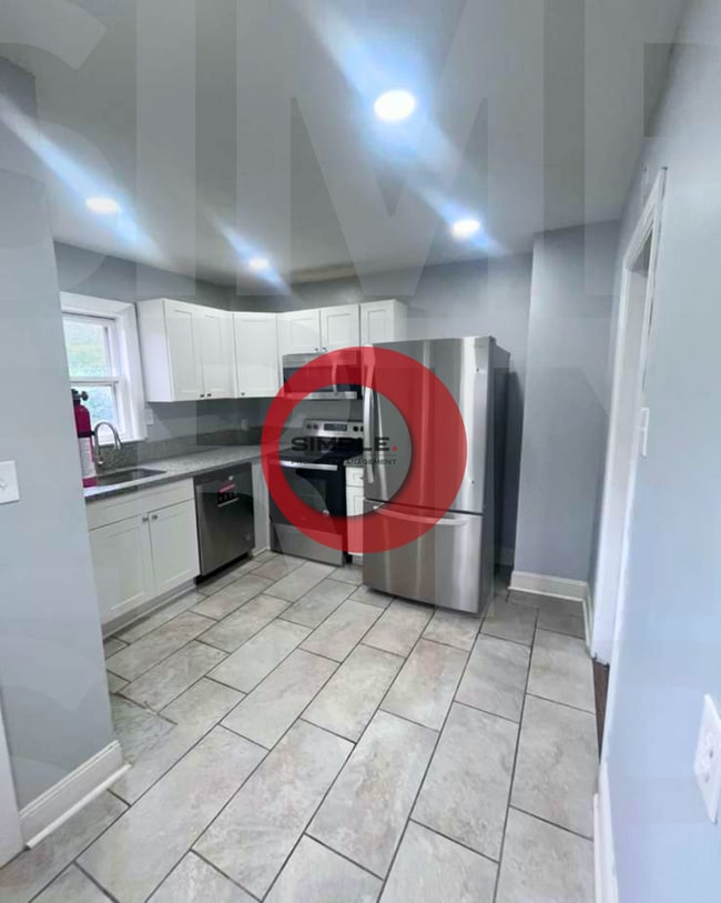 Photo - 1566 Haak St House