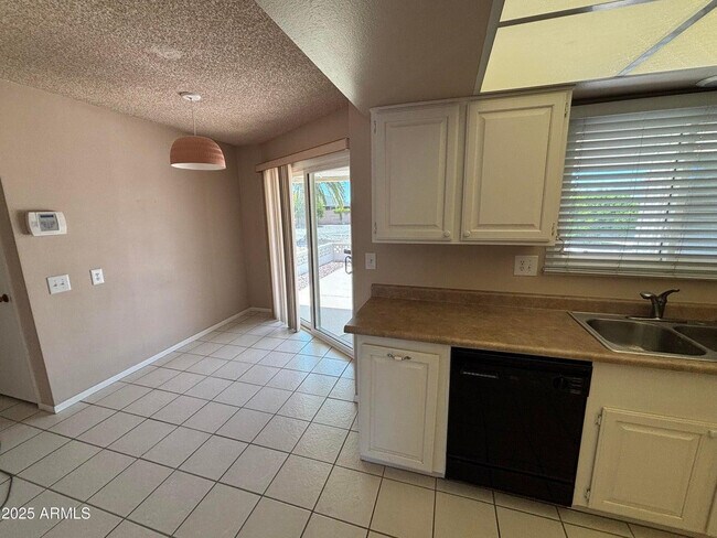 Foto del edificio - 18002 N 135th Dr