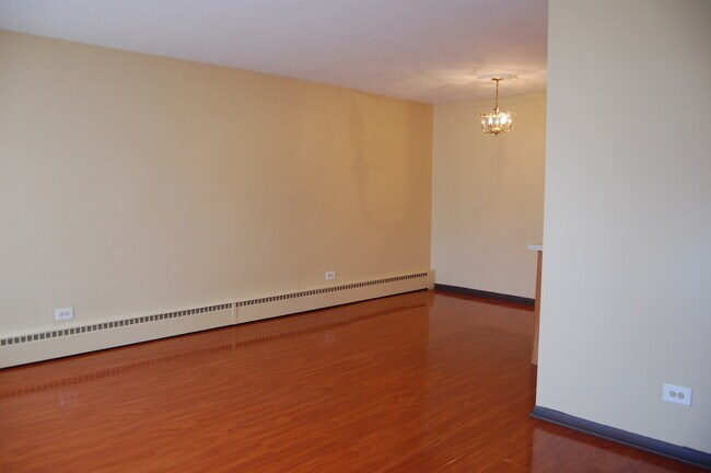 Foto del edificio - 1001 N Harlem Ave