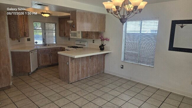 Foto del edificio - 16143 Firestone Ln