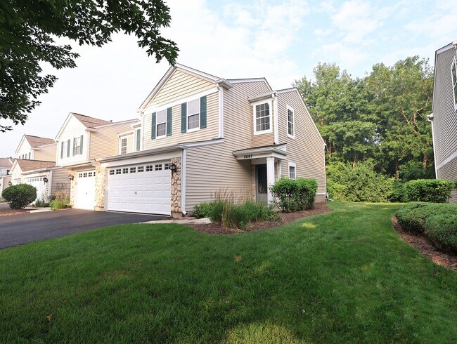 Foto del edificio - 2607 Oak Tree Ln