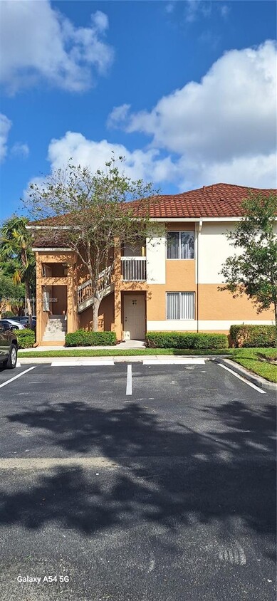 Primary Photo - 704 NW 92nd Ave
