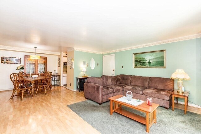 Foto del edificio - 102 Oak Ln
