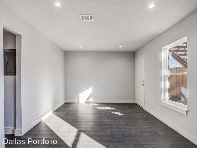 Foto del edificio - 3960 W Davis St