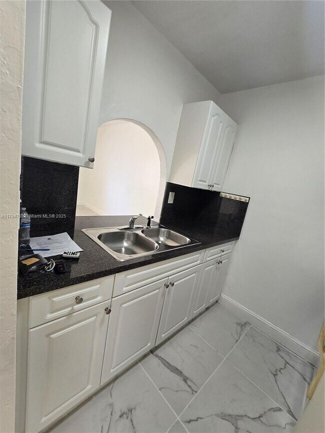Foto del edificio - 5505 NW 7th St