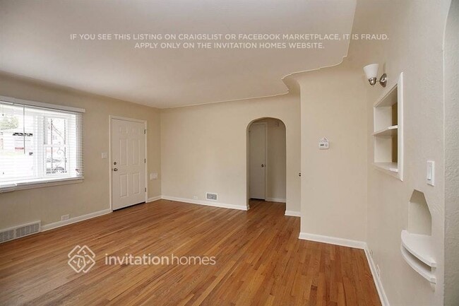 Building Photo - 1740 W Crestline Dr
