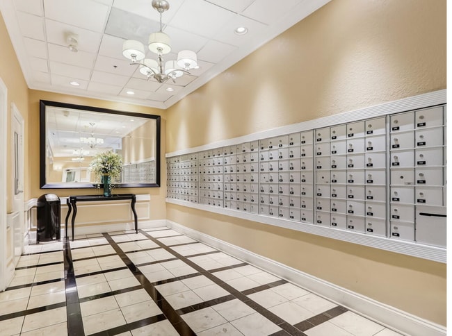 Building Photo - Charming Downtown Studio Apartment for Ren...