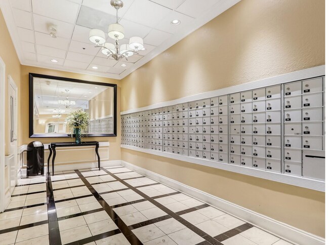 Foto del edificio - Charming Downtown Studio Apartment for Ren...