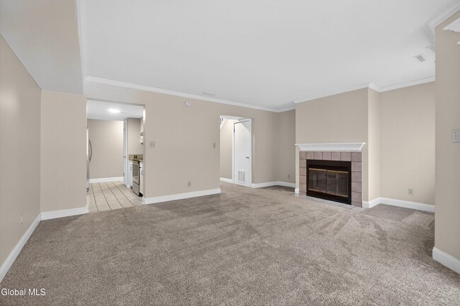 Building Photo - 17 Derby Dr