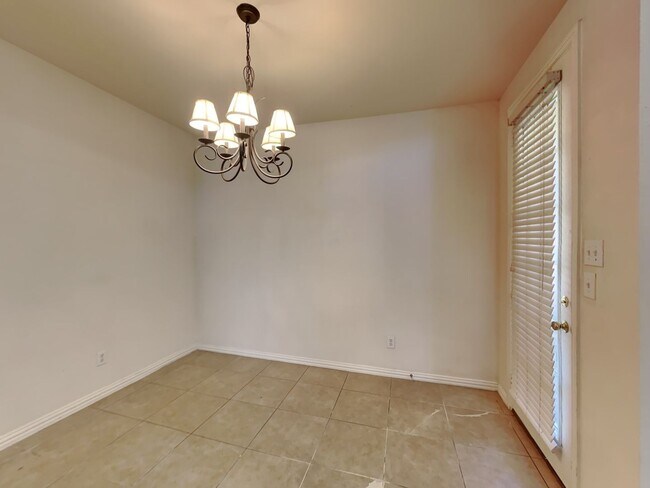 Foto del edificio - ENCHANTING 5 BEDROOM IN FRISCO!