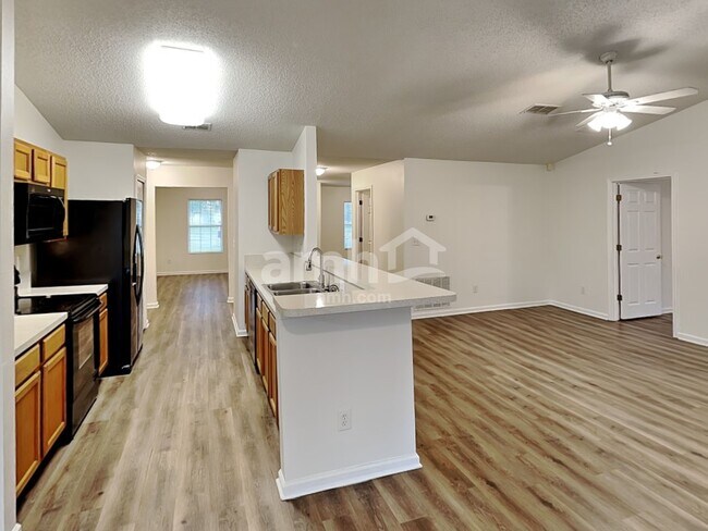 Foto del edificio - 9568 Watershed Dr N