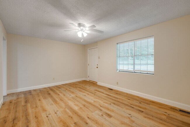 Foto del edificio - 91 Circle Dr