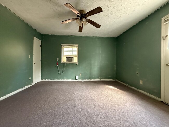 Building Photo - One Bedroom Apartment in Wadesboro