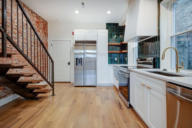 Photo - 2835 W Diamond St Apartment