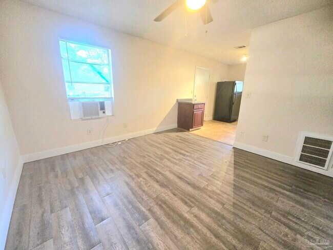 Foto del edificio - 1731 Knight Dr