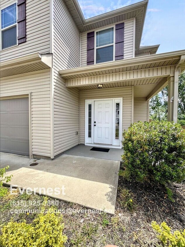 Primary Photo - Spacious and Bright 4-Bedroom Home with Mo...