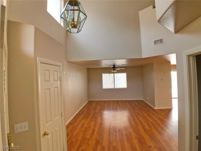 Building Photo - 9664 Mesa Ridge Ct