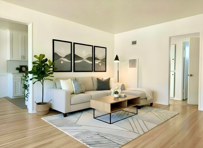 Foto del edificio - Spacious 1 & 2 Bedroom Apartments