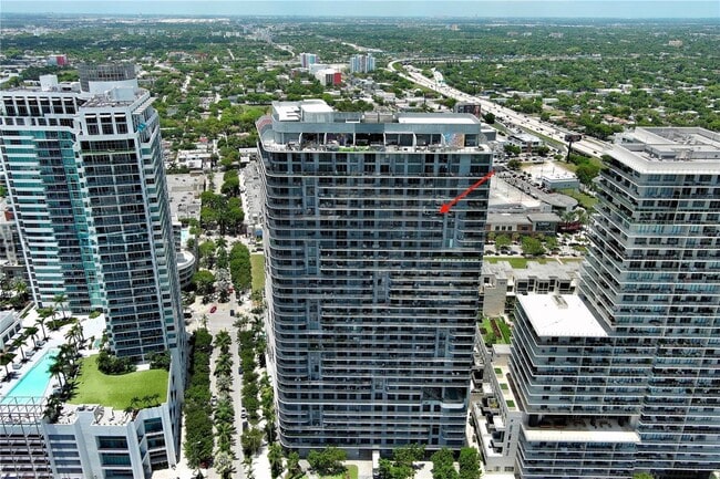 Building Photo - 121 NE 34th St