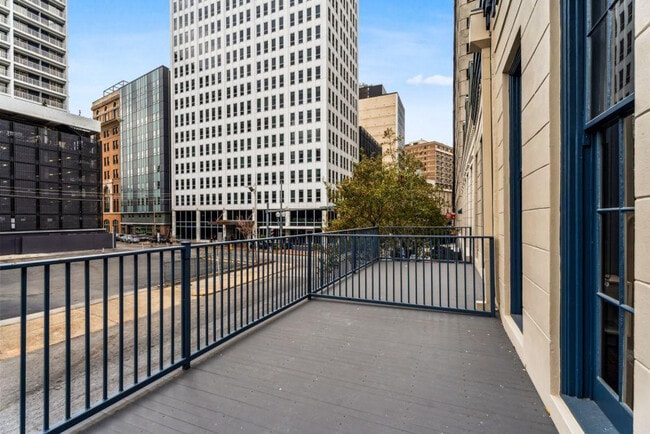 Foto del edificio - 310 N Rampart St