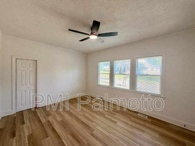 Foto del edificio - 260 8th St