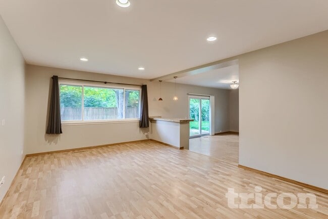 Building Photo - 3124 63rd St