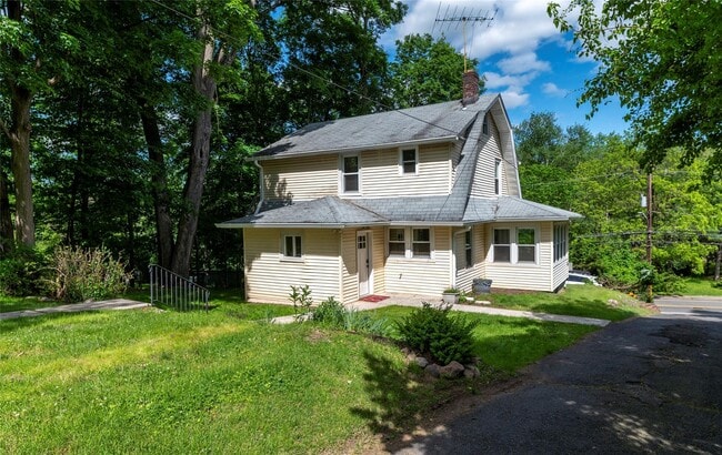 Building Photo - 17 S Airmont Rd