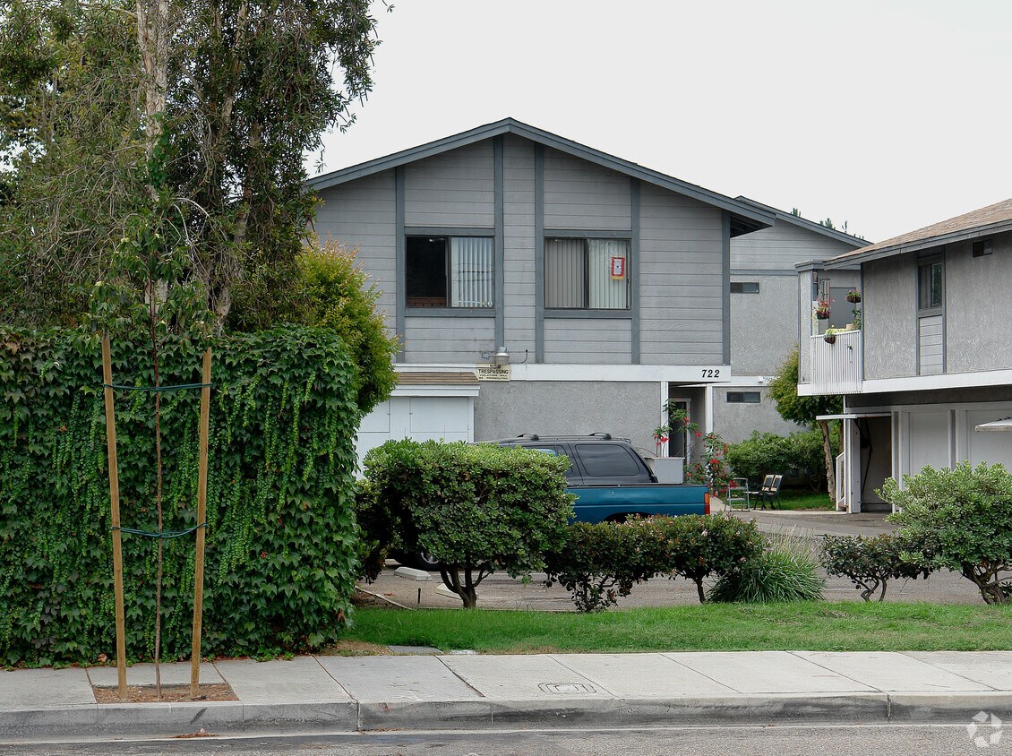 Foto del edificio - 722 W Walnut Ave