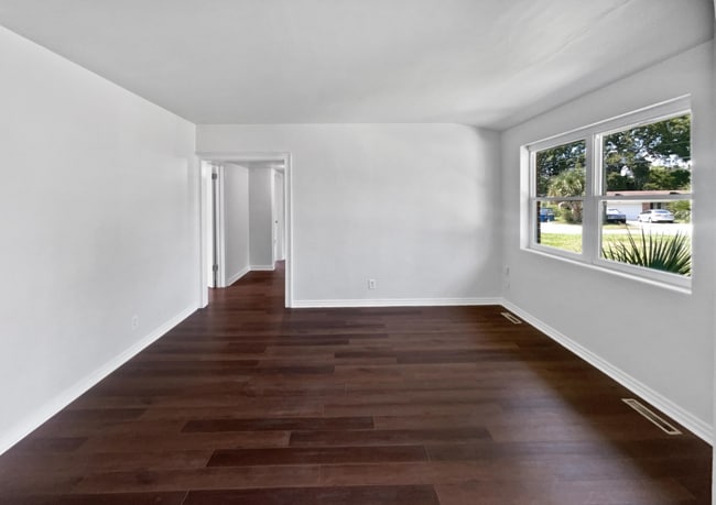 Building Photo - 8308 Manavista St