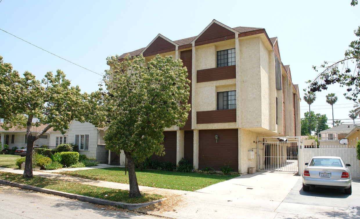 Building Photo - 642 W Dryden St