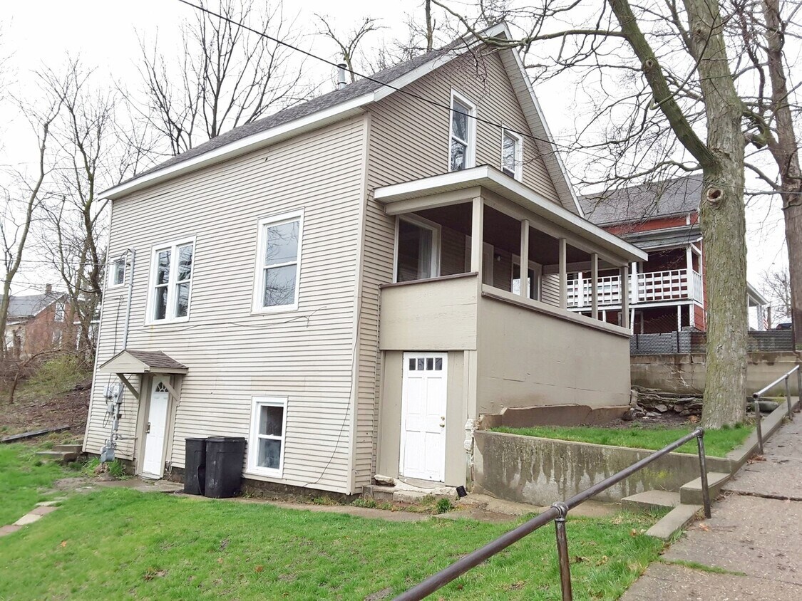 Primary Photo - 4 Bedroom Single Family Home in Goshen
