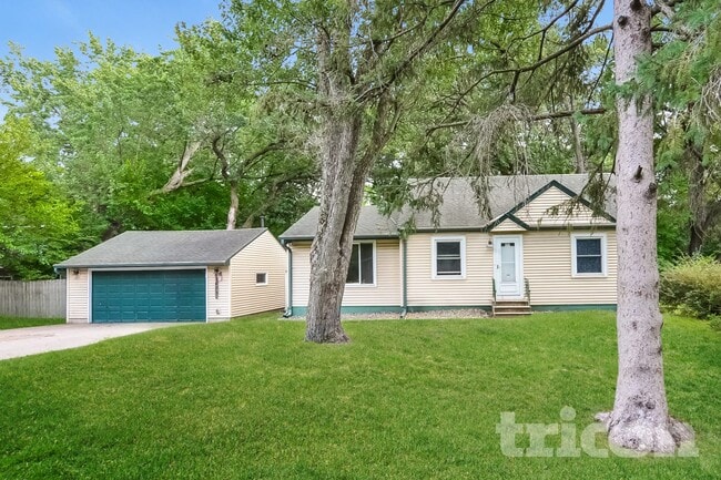 Building Photo - 2605 Eastman Dr