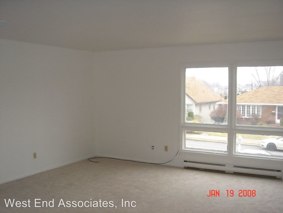 Building Photo - 1337 W Livingston St