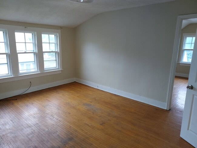 Building Photo - 318-320-320 Durnan St
