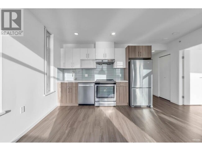 Building Photo - 900-1900 Carnarvon St