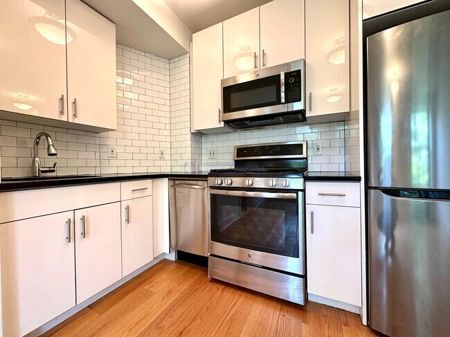 Building Photo - 282 Cabrini Boulevard