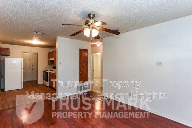 Foto del edificio - 220 Gibson St