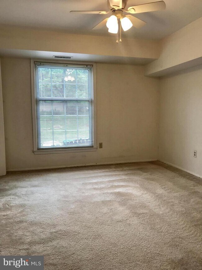 Building Photo - 12709 Gordon Blvd