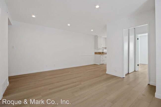 Building Photo - 2 br, 1 bath Apartment - 300 California Av...