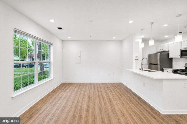 Photo - 43577 Patching Pond Square Unit Townhome