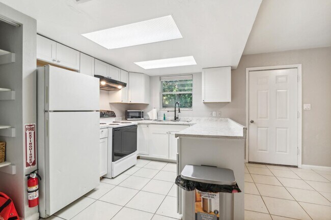 Foto del edificio - 2118 SW 69th Dr