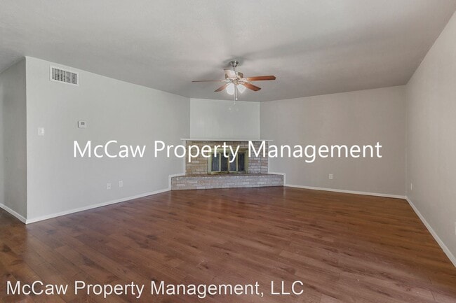 Foto del edificio - 3 br, 2 bath House - 1717 Glenview Ln.