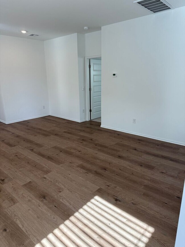Building Photo - *$99 First Month's Rent + NO HIDDEN FEES* Three Bedroom | Two Bathroom Home in Purcell