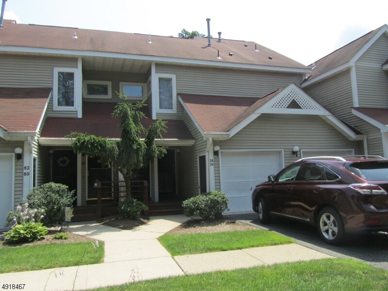 Primary Photo - 76 Red Oak Terrace