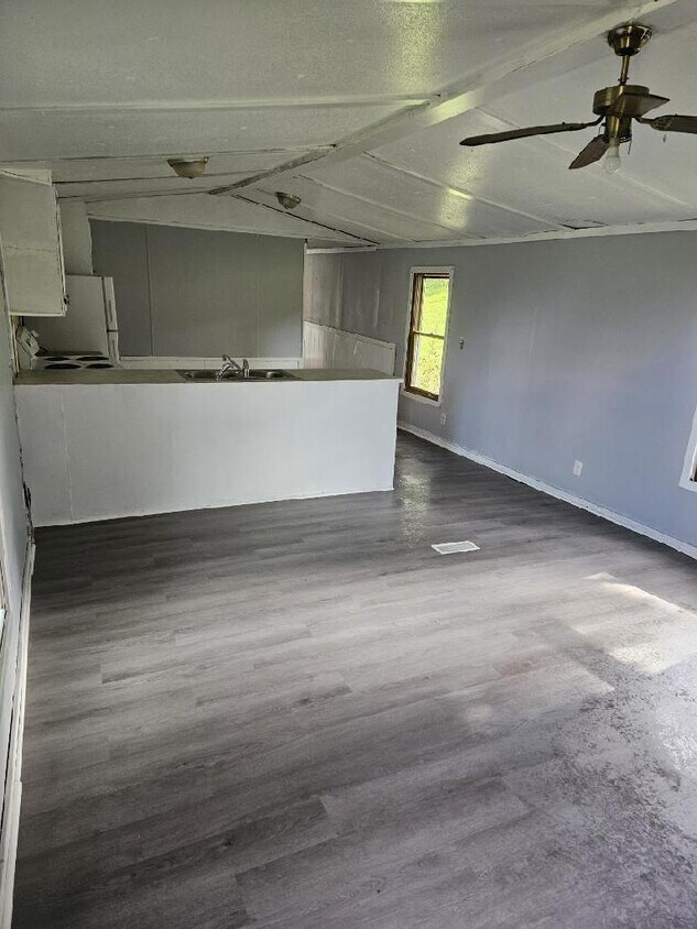 Foto principal - 435 Parsons Rd