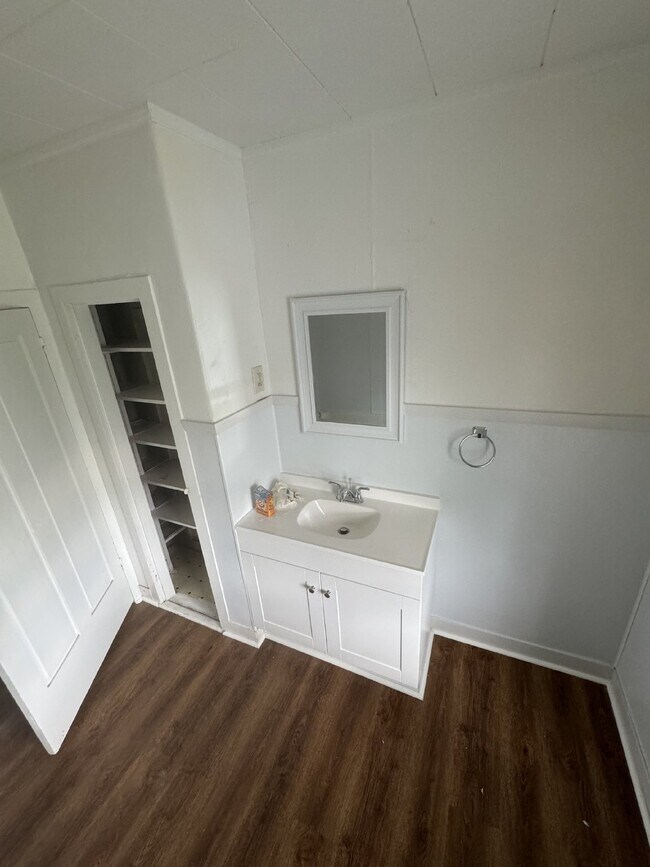 Foto del edificio - Charming Duplex in the Heart of New Oxford...
