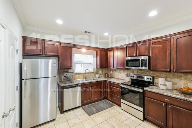 Building Photo - 6549 Southern Trace Dr
